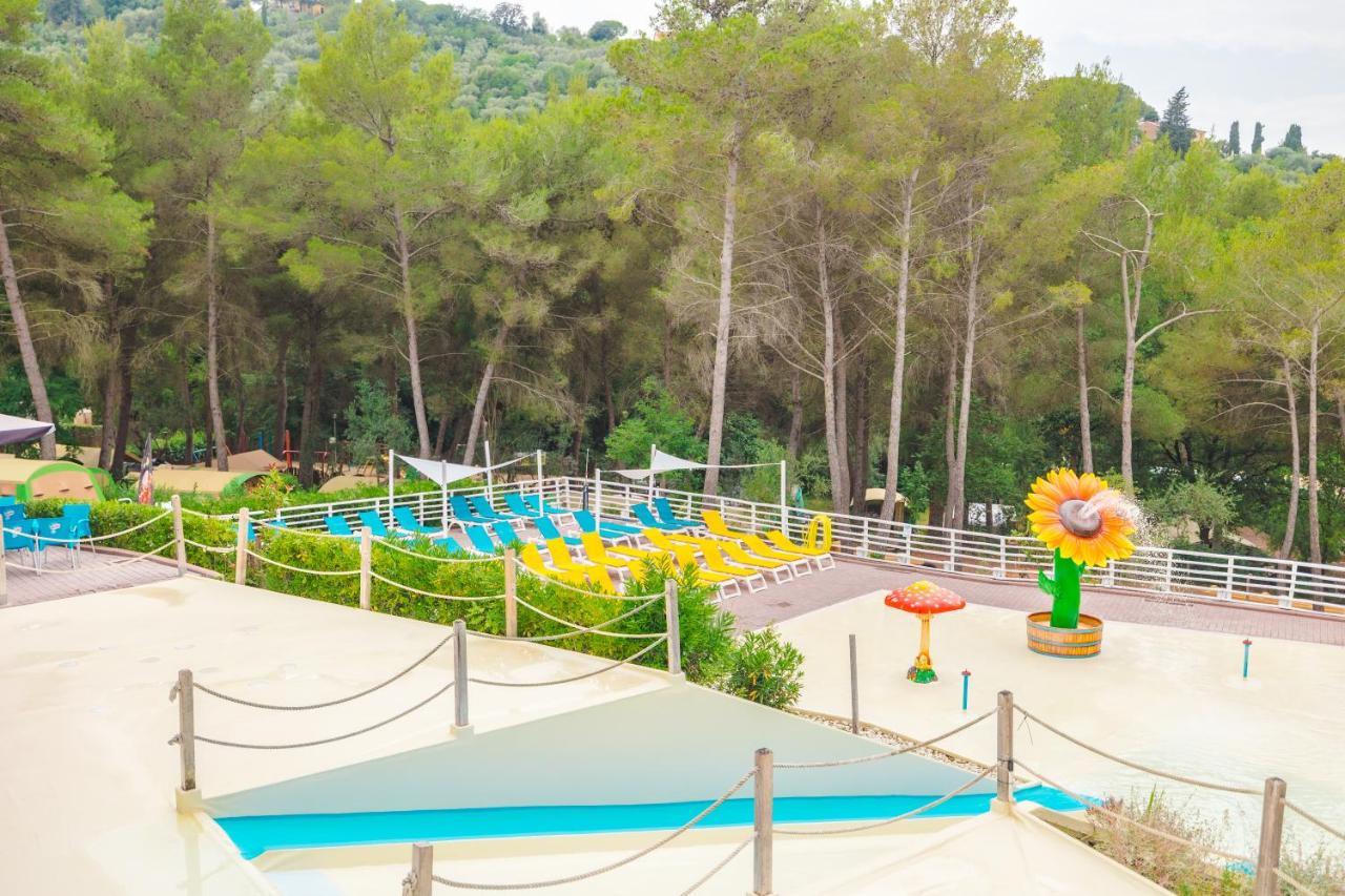 Le Pianacce Camping Village カスタニェート・カルドゥッチ エクステリア 写真