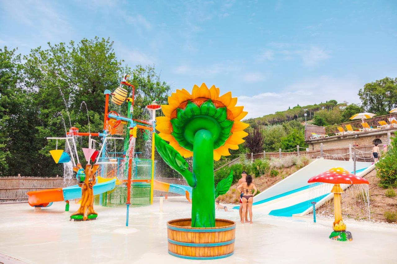Le Pianacce Camping Village カスタニェート・カルドゥッチ エクステリア 写真