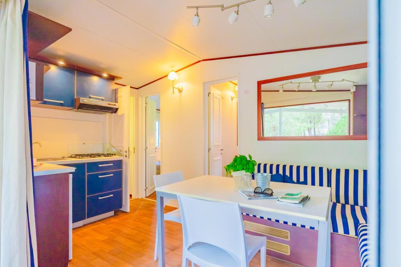 Le Pianacce Camping Village カスタニェート・カルドゥッチ エクステリア 写真